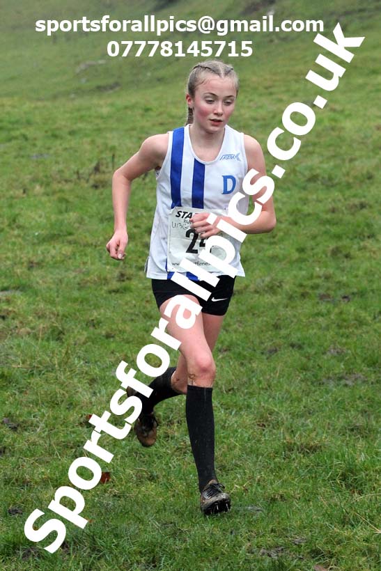 Girls under-13s, NECAA Junior Cross Country Relays, Thornley Farm, Peterlee, Saturday, December 12th. Photo: David T. Hewitson/Sports for All Pics